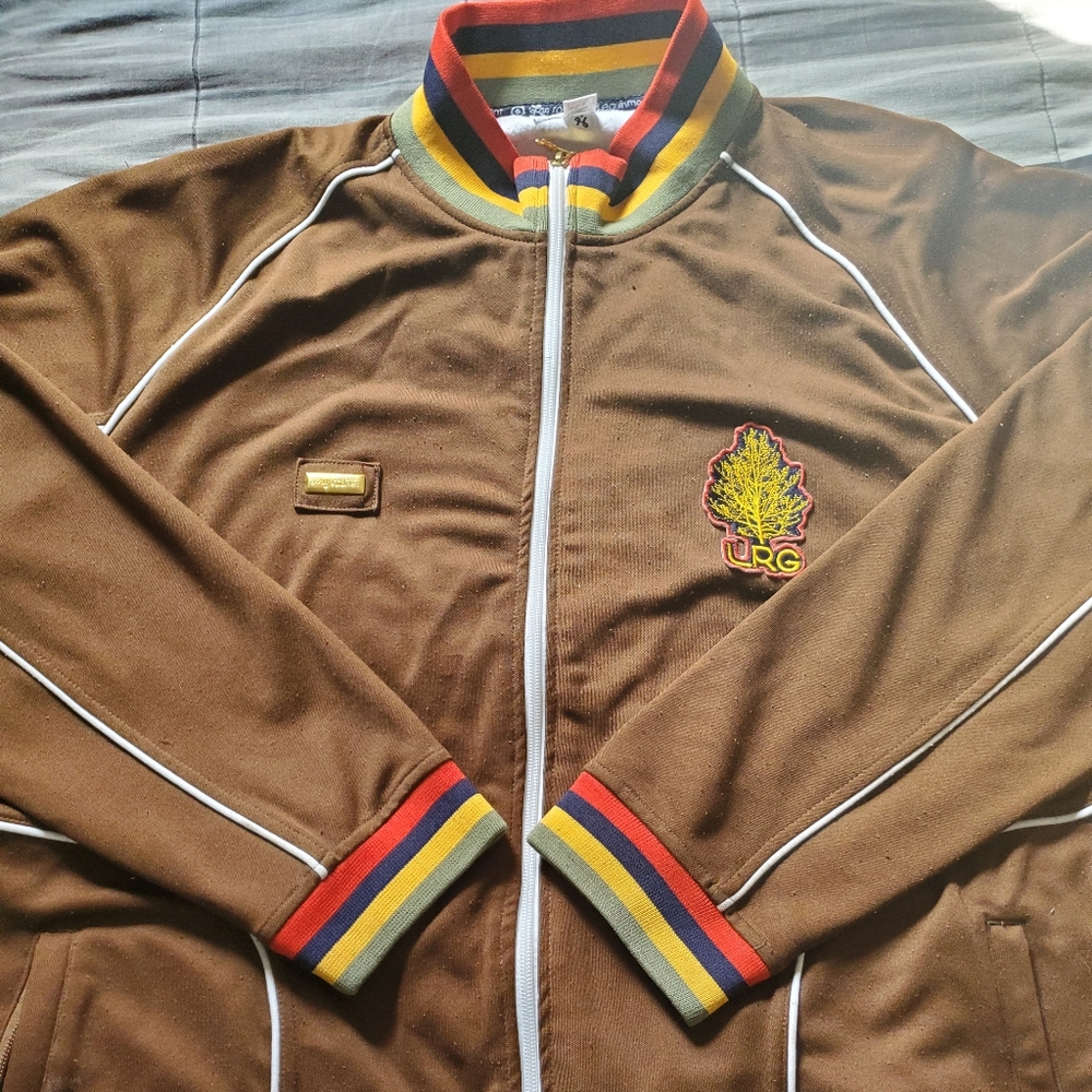 A LNG lightweight jacket